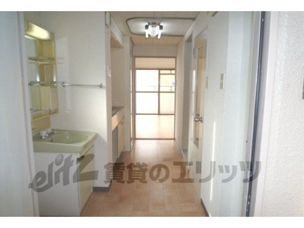 Other room space. Corridor