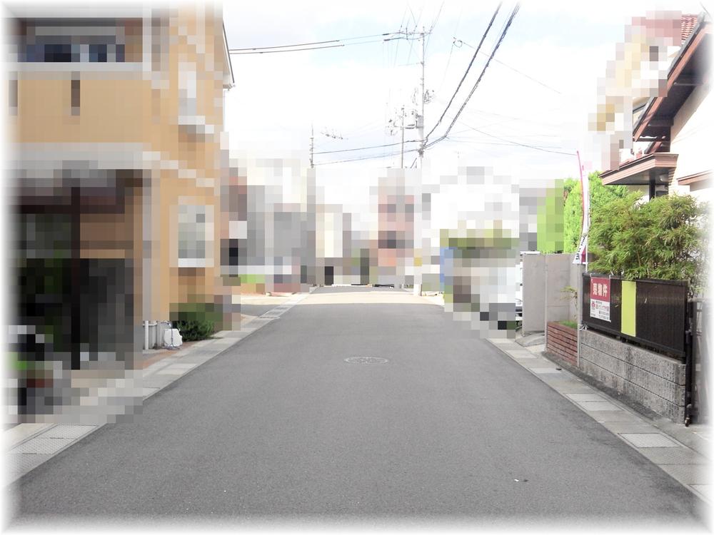 Local photos, including front road. Local (September 2013) Shooting Since the width is about 6m, And out of your car is easy.