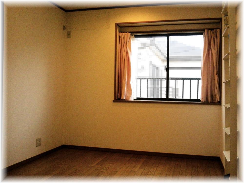 Non-living room. Indoor (12 May 2013) Shooting