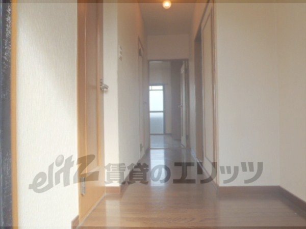 Other room space. Corridor