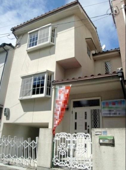 Local appearance photo. Local (10 May 2013) Shooting