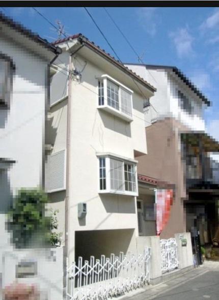 Local appearance photo. Local (10 May 2013) Shooting