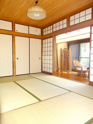Living and room. First floor Japanese-style room (1)