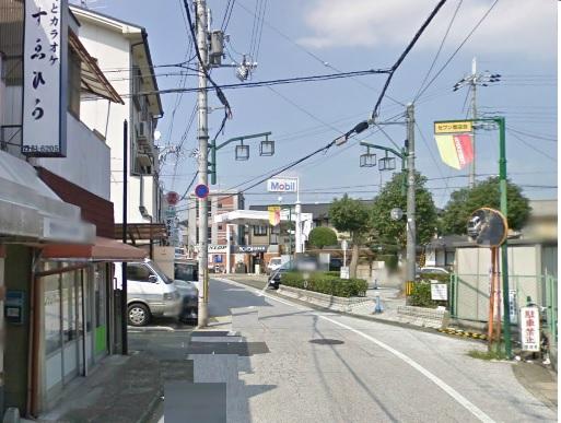 Local photos, including front road. It is also ideal for your business.