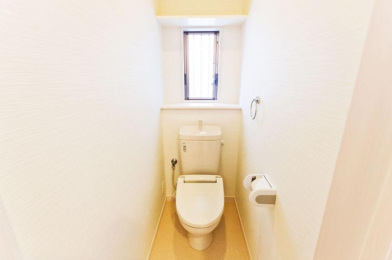 Other building plan example. Toilet case