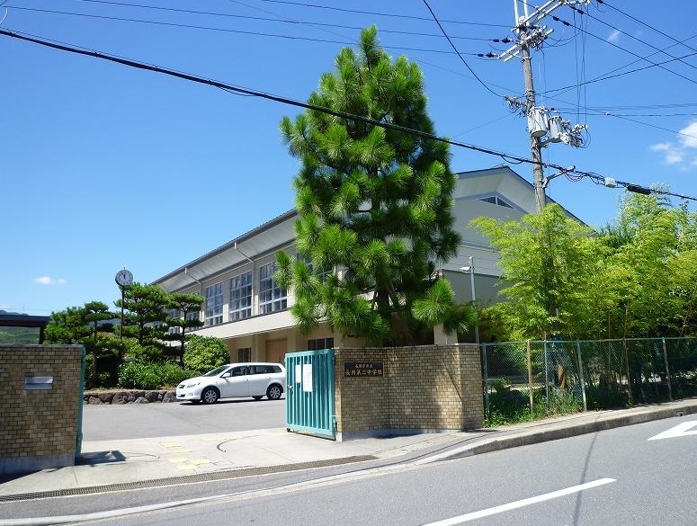 Junior high school. 880m to Nagaoka second junior high school