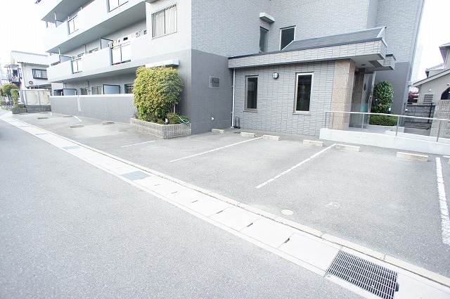 Parking lot