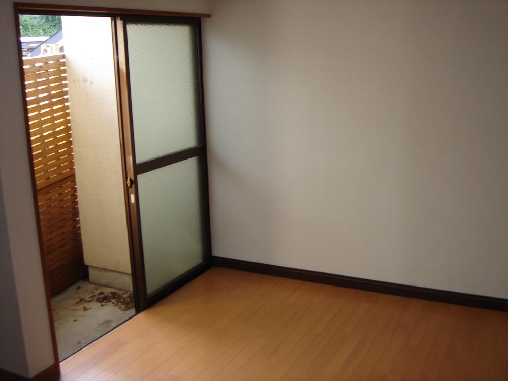 Living. DK (11 May 2013) Shooting