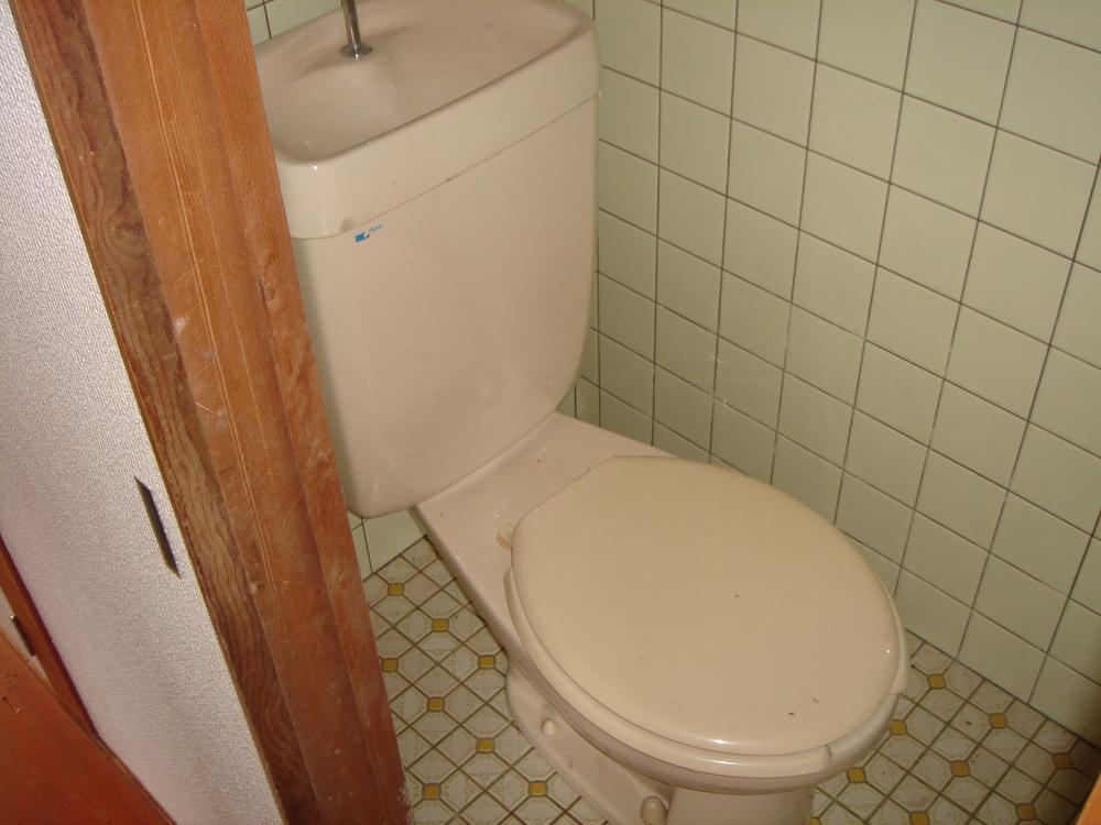 Toilet. Toilet (2013 November shooting)