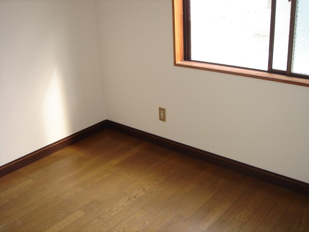 Other local. Western-style (2013 November shooting)