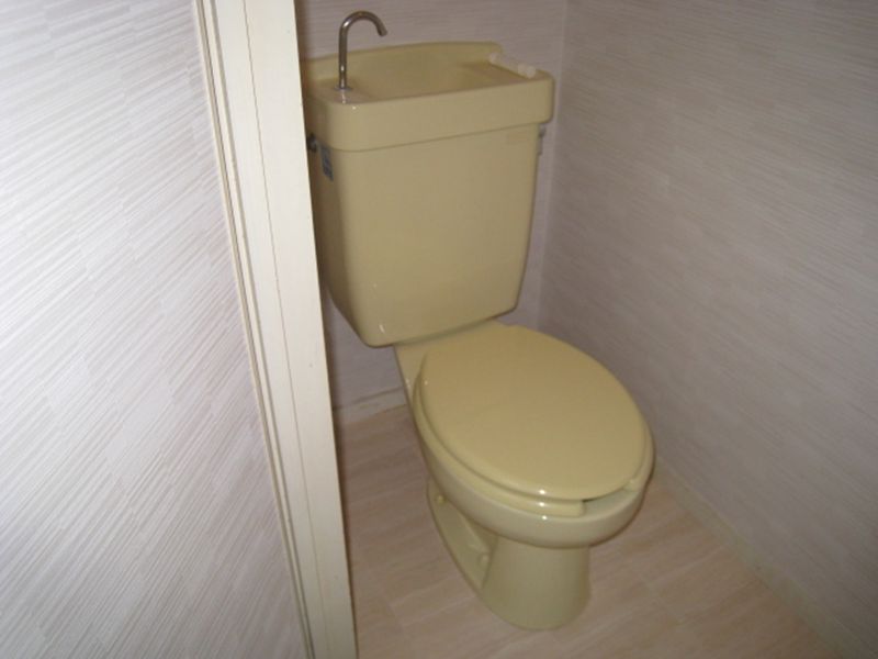 Toilet. bus ・ It is another toilet ☆