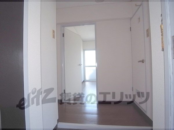 Other room space. Corridor