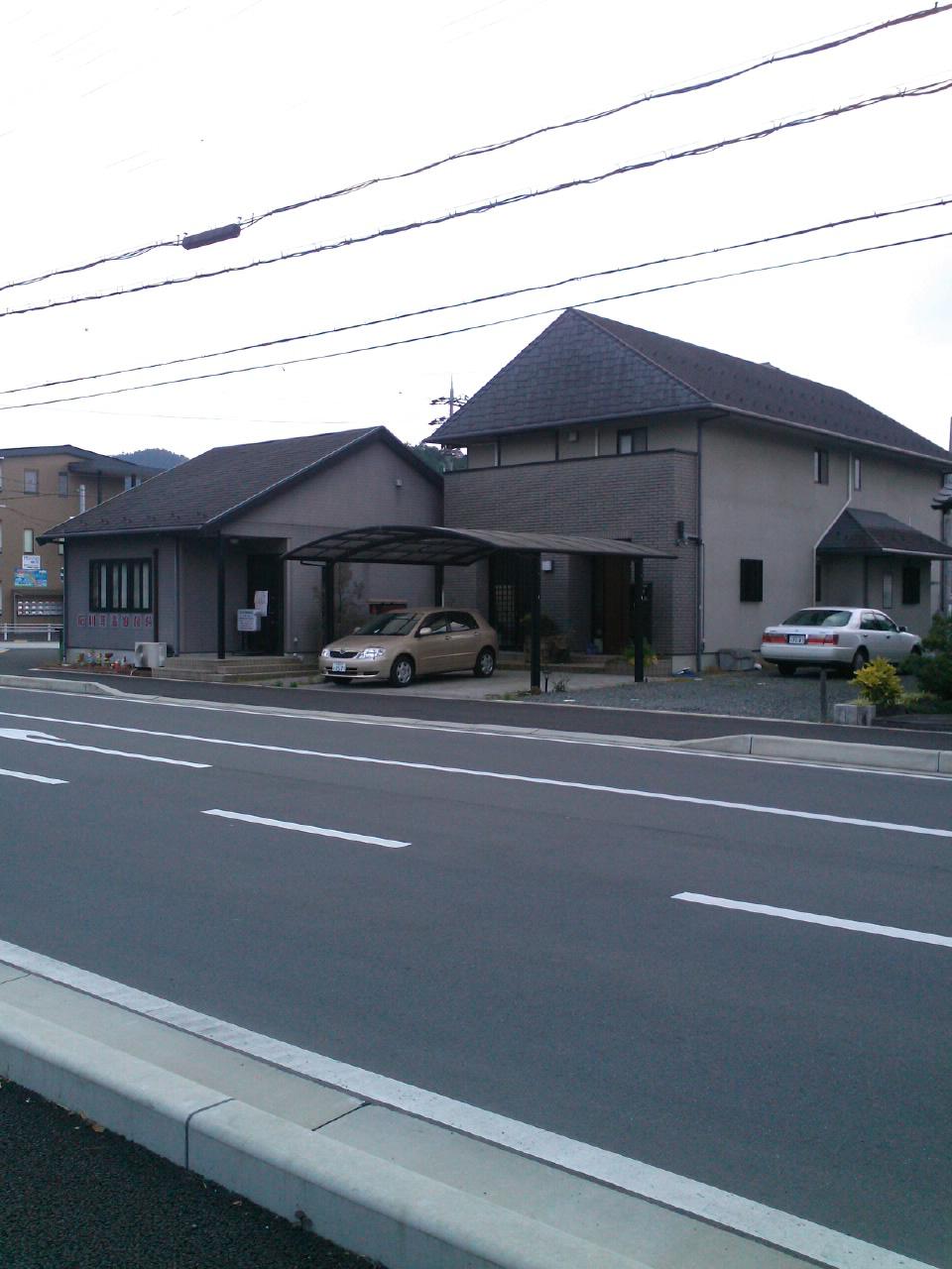 Local photos, including front road. Local (May 2012) shooting