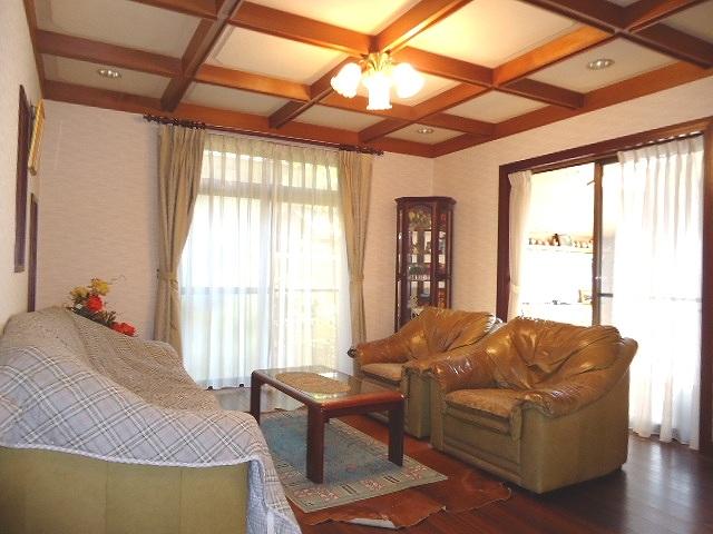 Living. Living dining about 16 Pledge