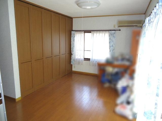 Non-living room. Second floor Western-style about 9.5 Pledge