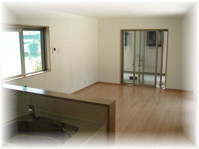 Living. 16 tatami spacious living