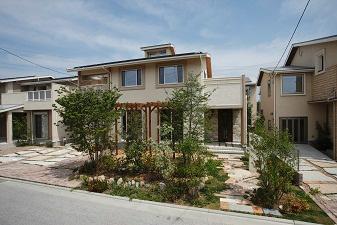 Sale already cityscape photo. Consideration of the ventilation and solar radiation control, Design that incorporates the power of nature. 