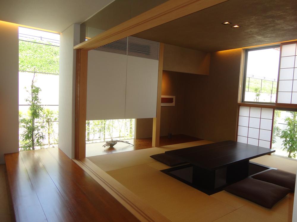  [Tomigaoka exhibition hall ・ Japanese-style room] By go up one step from the hall corridor, It is a Japanese-style room that is the image of a quaint away. 