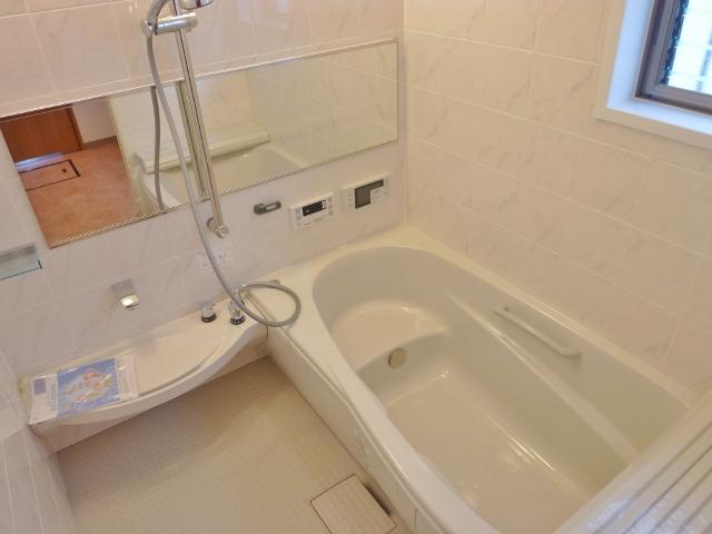 Same specifications photo (bathroom)