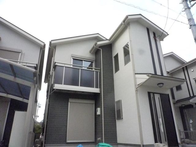 Local photos, including front road. Local Photos No. 2 place! 