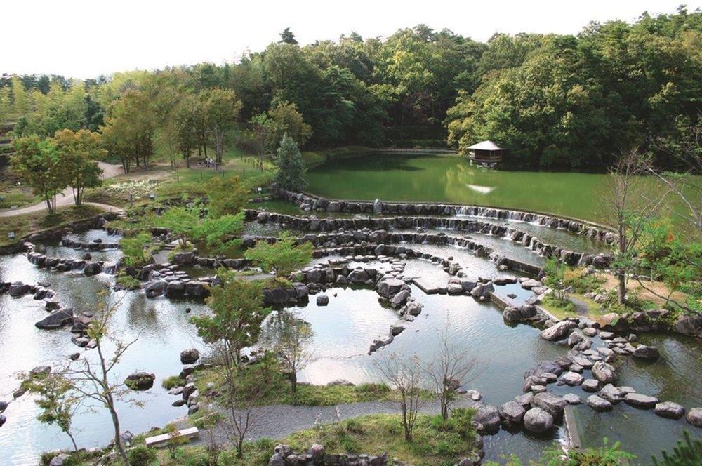 Other local. New industry ・ The location of the calling of such a new culture ・ Newtown aimed at the center