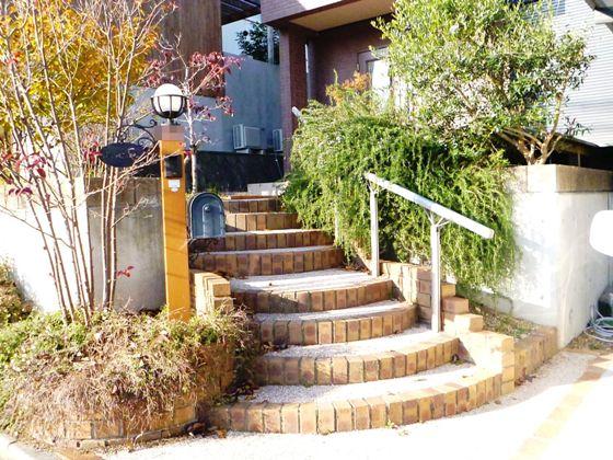 Entrance. Local (12 May 2013) Shooting