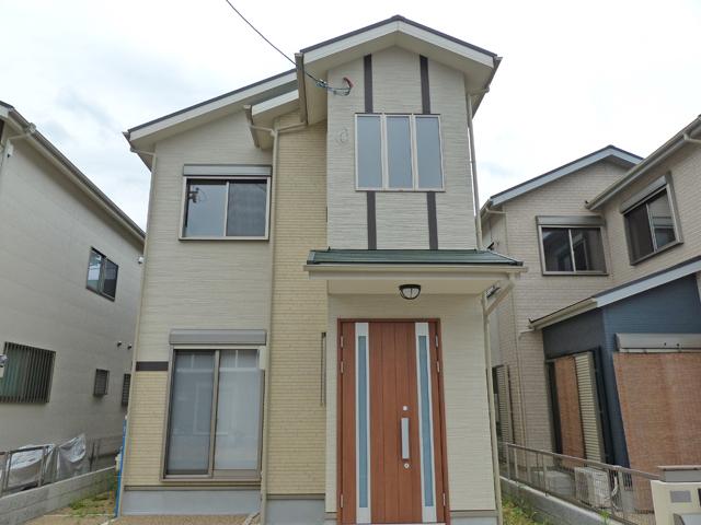 Local appearance photo. New city block birth last compartment! 