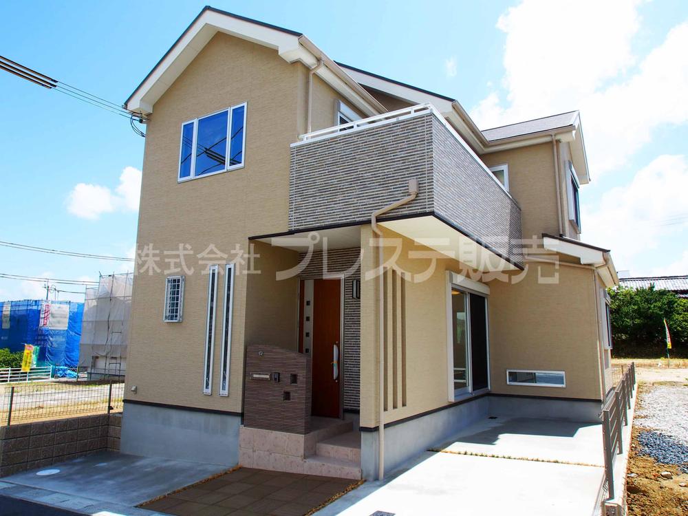 Local appearance photo. Local photo (No. 10 destinations appearance) model house imposing complete!  Guests visit the actual in the building ※ Since our attendant is not resident in the local, If you would like to be local for your visits, In advance to thank you for your contact. 