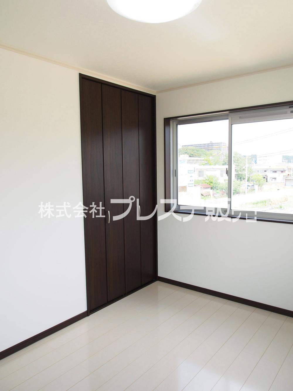 Non-living room. Local photo (No. 10 locations 2 Kaikyoshitsu)