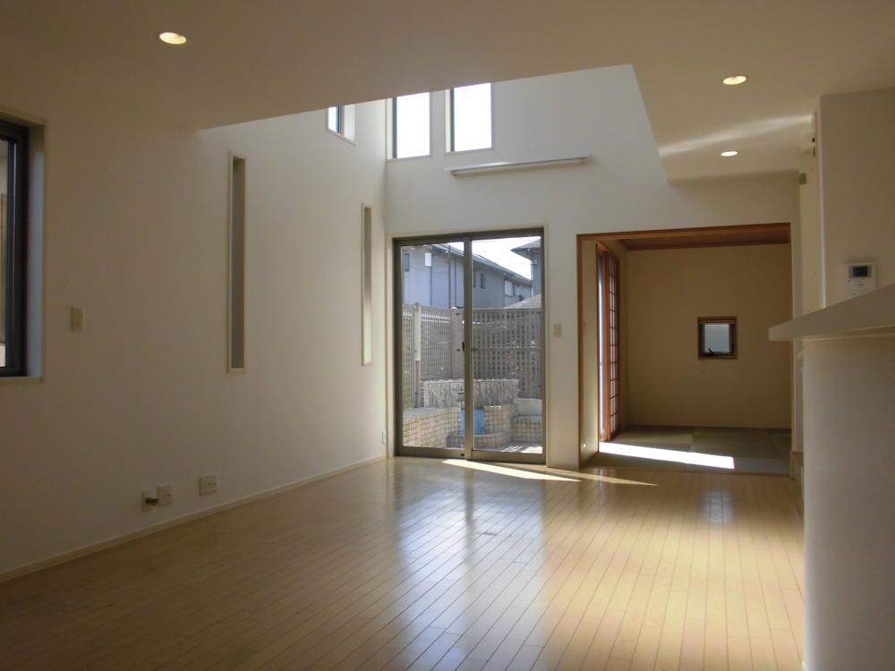 Living. There is a blow-by Indoor (10 May 2013) Shooting