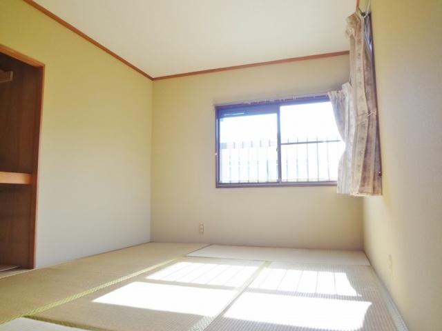 Non-living room. Second floor Japanese-style room