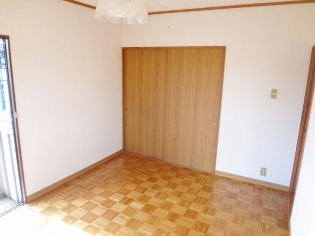 Non-living room. Second floor Western-style 6 Pledge