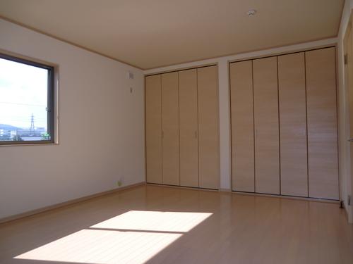 Same specifications photos (Other introspection). It has created a comfortable and welcoming space, even a little by increasing each of the room size. Notes of the competition for the family in the room (laughs)