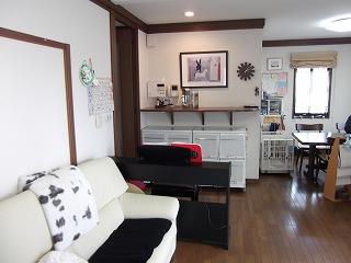 Living. South is a bright living room of direction. 