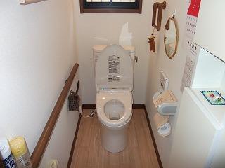 Toilet. 1F ・ Toilet, we have replacement with 2F (2012.)