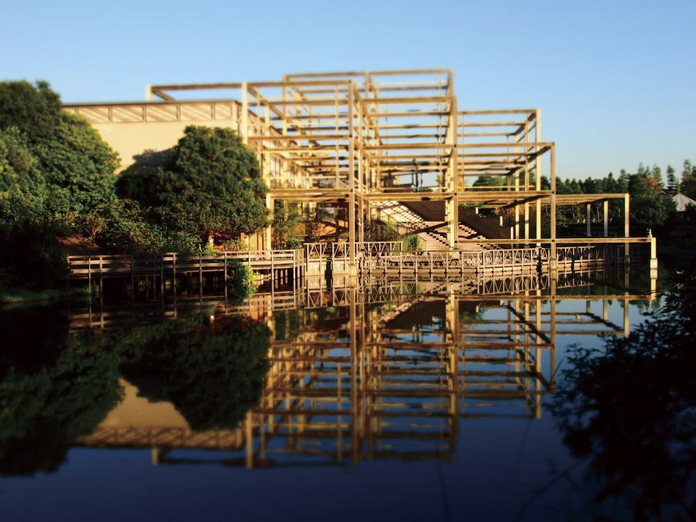 park. Keihanna 180m 3-minute walk from Memorial Park. Proud of 24.1 hectares, Enjoy the woodlands of the landscape of the four seasons