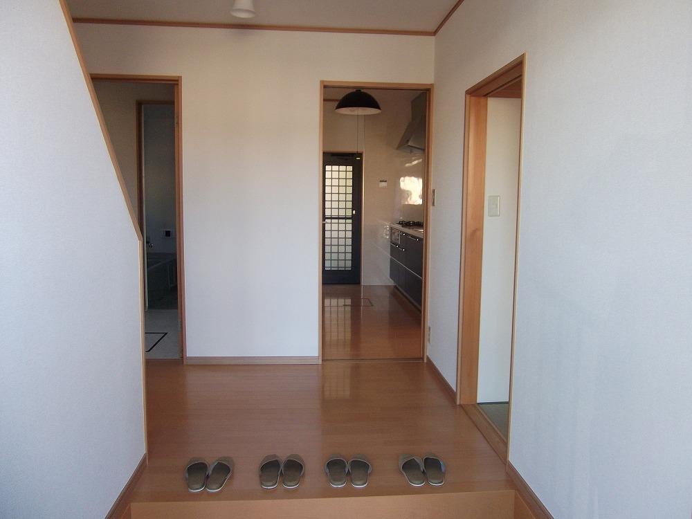 Entrance. Entrance ・ hole