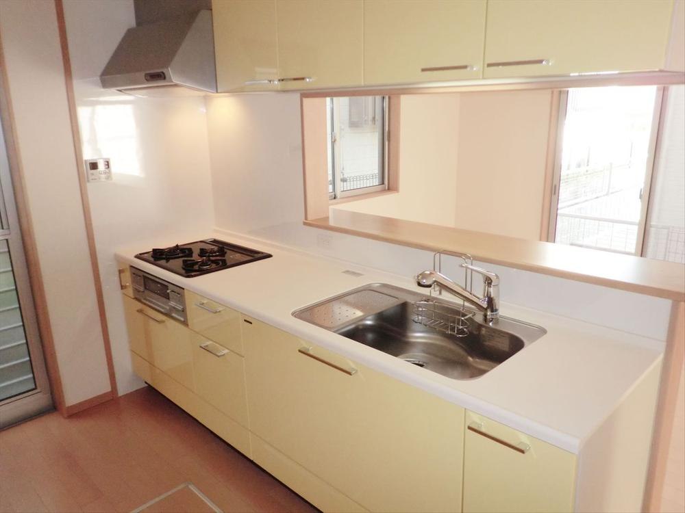 Same specifications photo (kitchen). The company example of construction (kitchen) Water purification function with faucet, Housed in the slide storage lot!