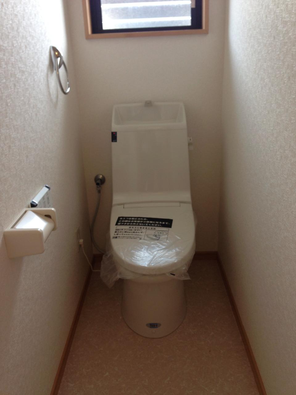 Toilet. Indoor (September 2013) Shooting