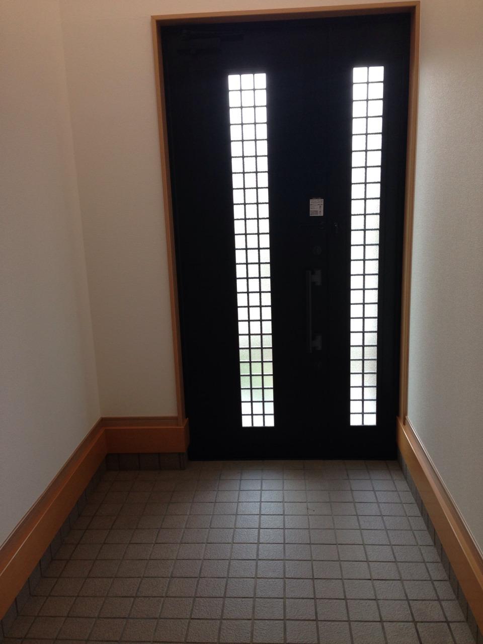 Entrance. Indoor (September 2013) Shooting