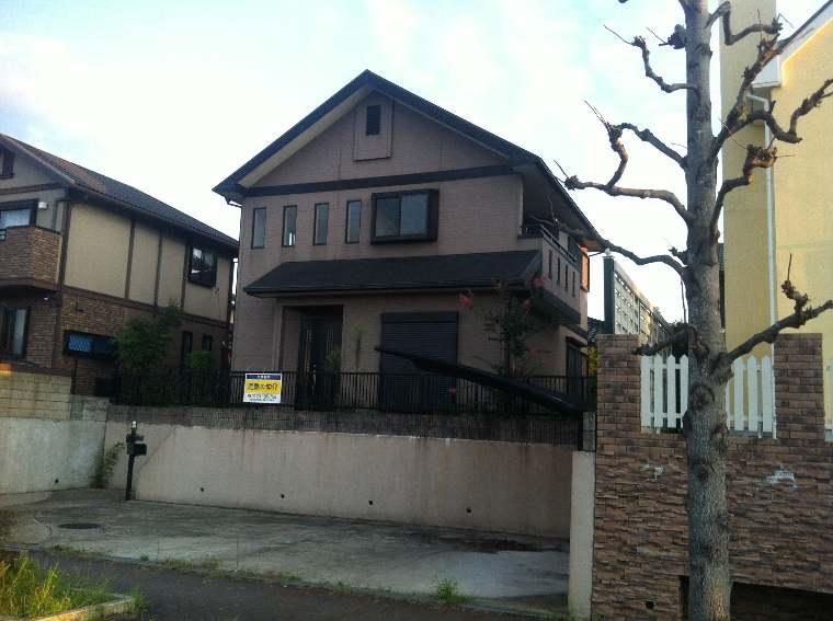 Local photos, including front road. Local (10 May 2013) Shooting