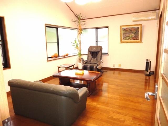 Non-living room. 1st floor Western-style 12 Pledge