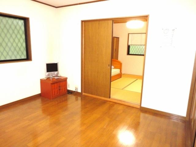 Living. DK 11 Pledge