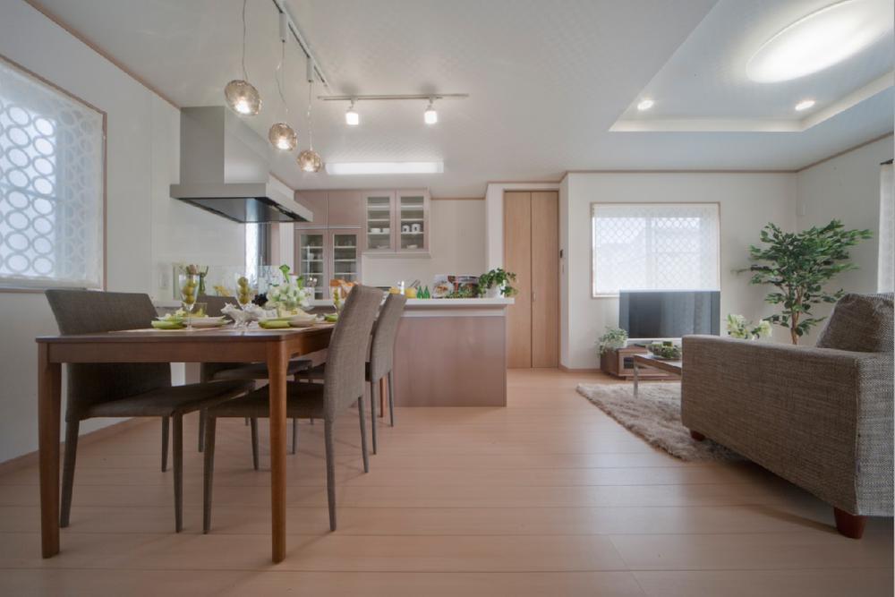 Living. Movable material input in the hall. Balcony if rain is expected. The ease of use throughout ・ ・ ・