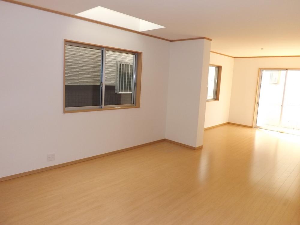 Living. Same specifications photos (living) Living 16 Pledge face-to-face specification