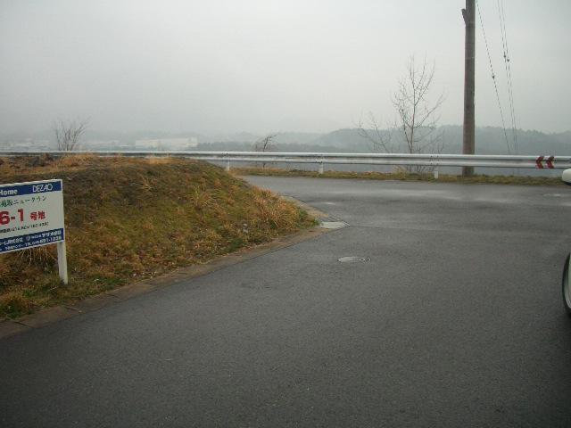 Local photos, including front road. Local (March 2012) shooting