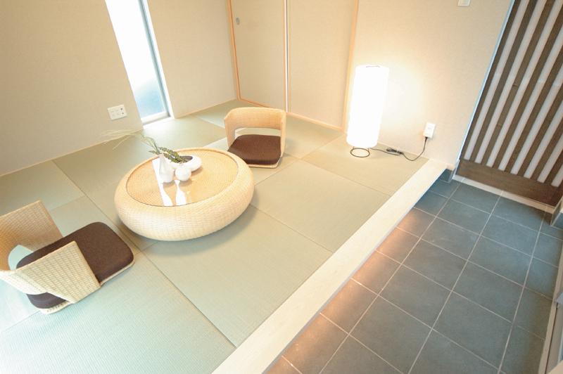 Building plan example (introspection photo). Place a Japanese-style room that leads from the dirt floor is next to the entrance