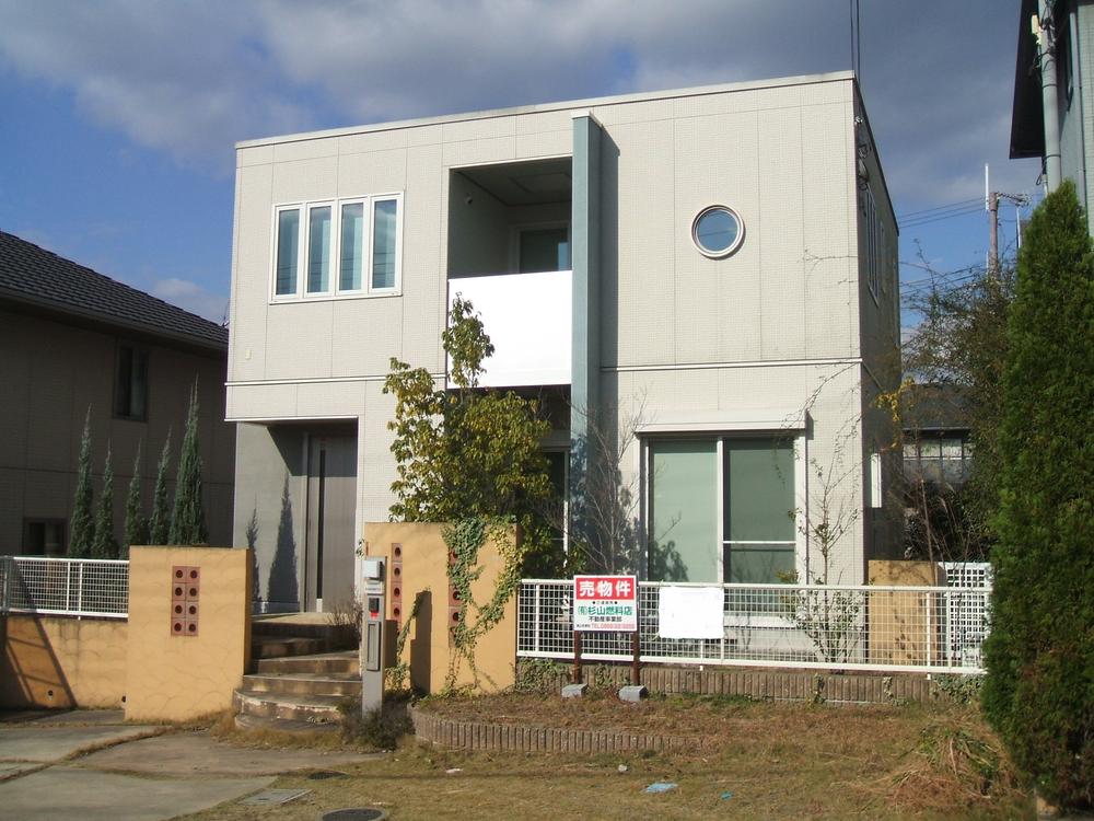 Local appearance photo. Local (11 May 2013) Shooting