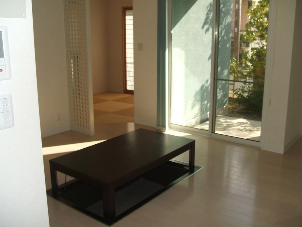 Living. Indoor (11 May 2013) Shooting, Living in a state that put the moat kotatsu. If rid, It will be on the floor of the flooring. 