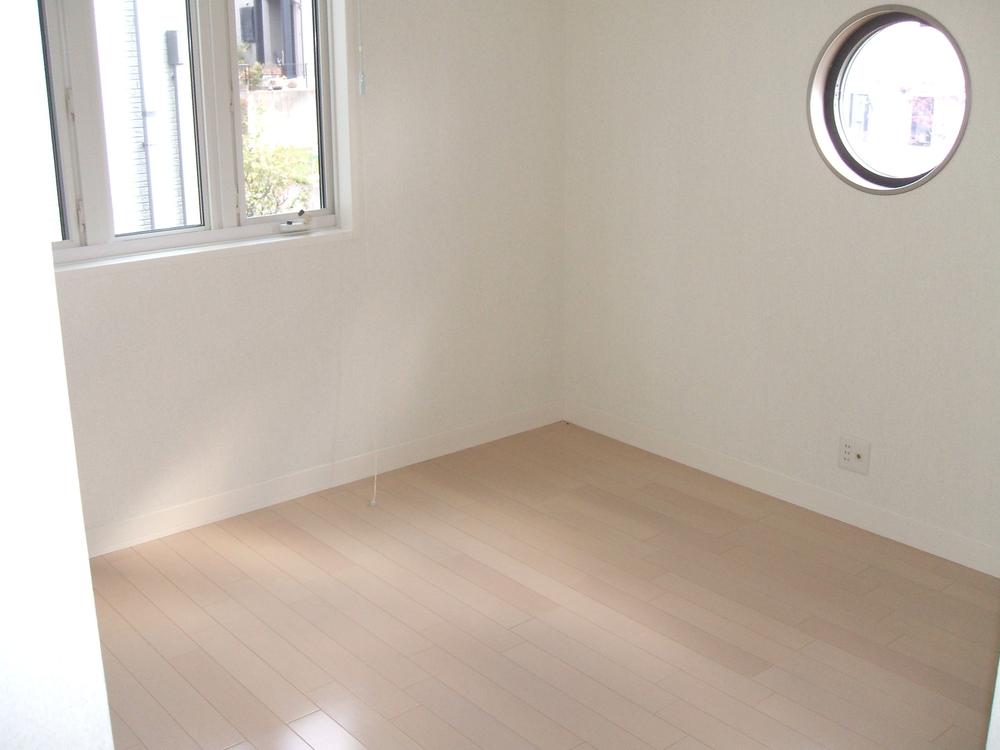 Non-living room. It is the east side of the second floor of the south side of the Western-style. Indoor (11 May 2013) Shooting